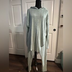Cozy Women's loungewear in Light Green